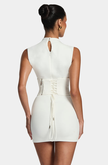 Vestido SOFÍA blanco con espalda descubierta parcial y cordón de amarre trasero